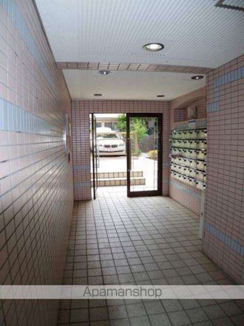 メゾン・ド・マニエール[1R/13.46m2]のロビー