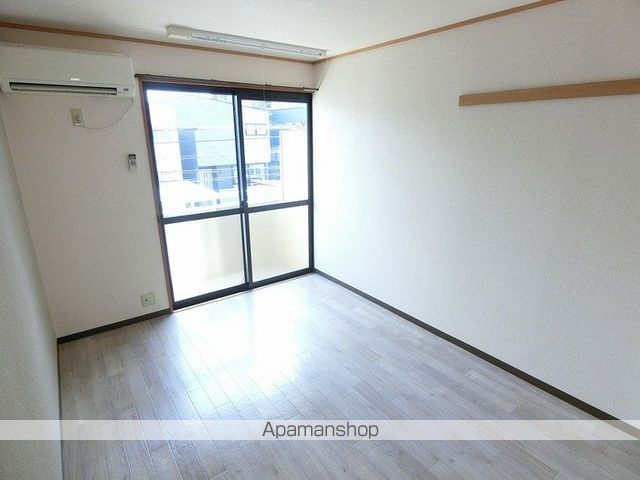 ヴァンセーヌ今村 B棟の内装写真