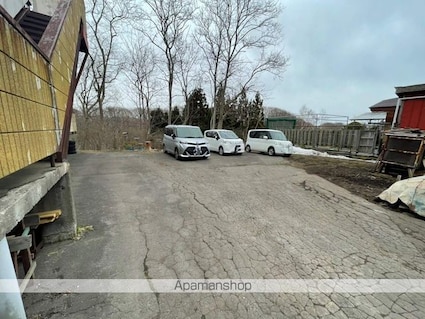 川勝アパート（カワカツアパート）[2LDK/49.58m2]の駐車場