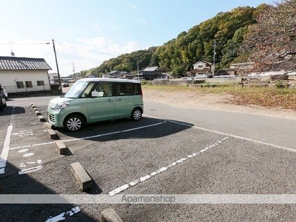 シティハイツ加茂Ｂ[2DK/38.33m2]の駐車場1