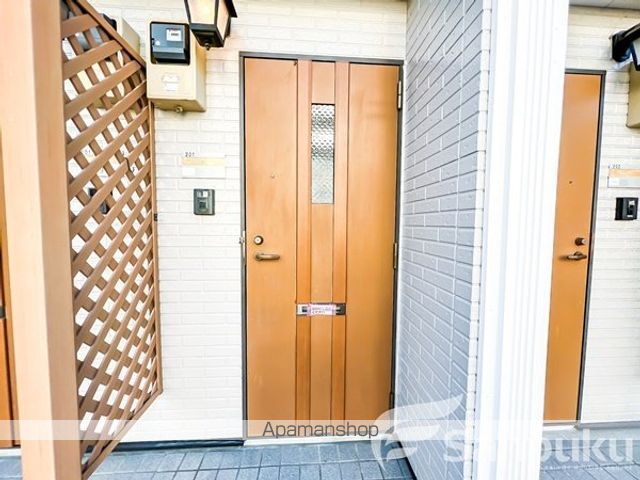 クレメント余戸Aの玄関写真