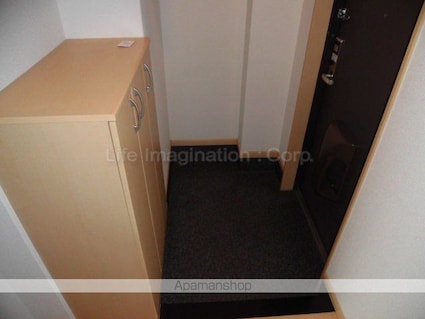 サンレークパイン[1K/30m2]の玄関