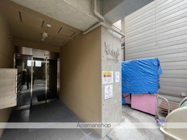 K−EASTビルの玄関写真