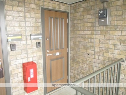 フェニックス　ＥＦ[1LDK/62.1m2]の玄関