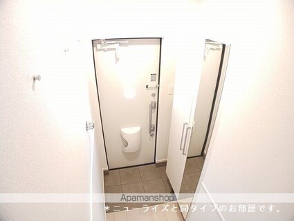 ブルーム[2LDK/60.93m2]の玄関