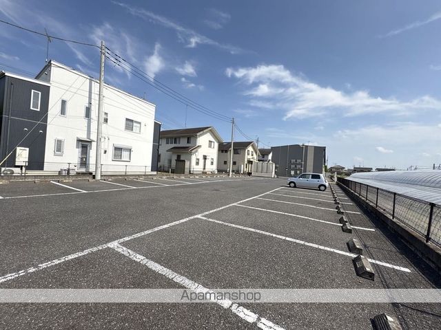 レオパレスレキアの玄関写真