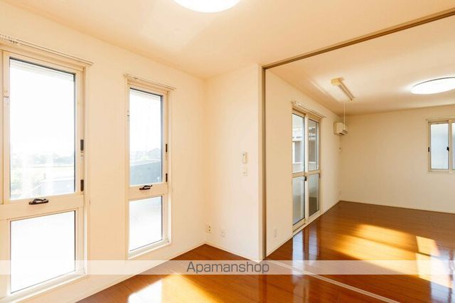 DーROOM戸出I A棟の内装写真