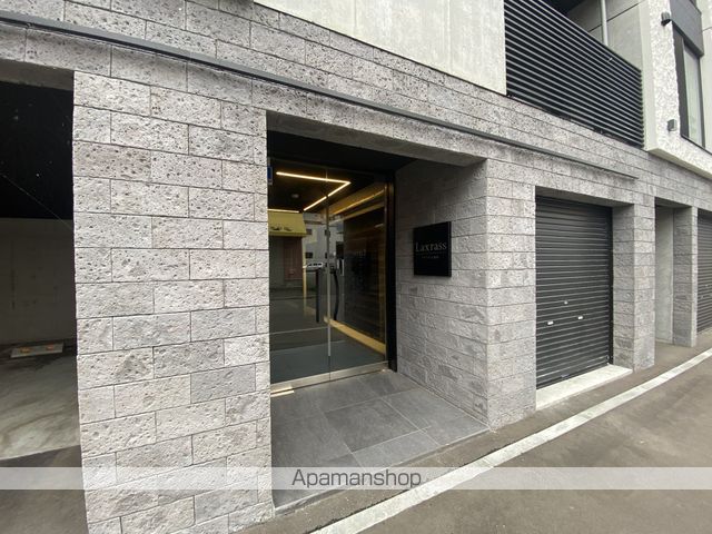 ラクラス大通東の玄関写真
