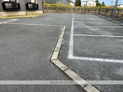 レオパレスＳｔａｇｅ　Ａ　Ⅱ[1K/28.02m2]の駐車場