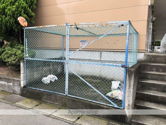 レオパレスフリーダム 南金目の玄関写真