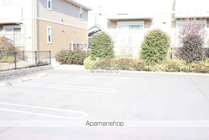 サン　フィオーレＢ[1LDK/41.98m2]の駐車場