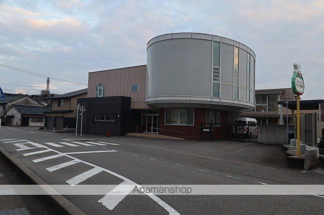 窪新町貸家の周辺写真