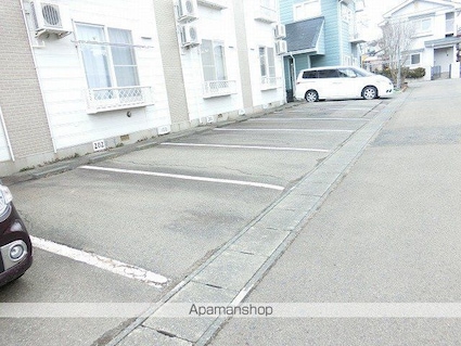 岩手県滝沢市葉の木沢山[1K/28.56m2]の駐車場