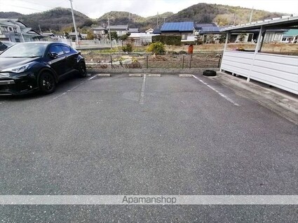 岡山県浅口市金光町占見新田[1K/24.84m2]の駐車場
