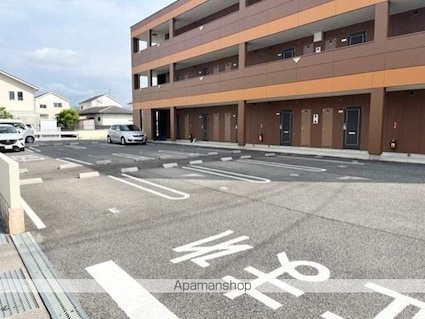 滋賀県彦根市高宮町[1K/30.98m2]の駐車場2