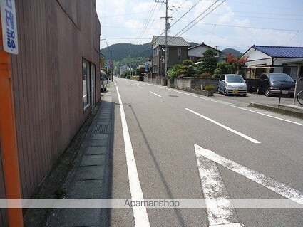 愛媛県新居浜市河内町[2K/30.48m2]の周辺1