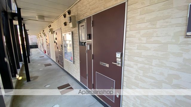レオパレスクレド六甲の玄関写真