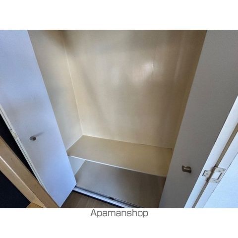 ローズアパートメント泉10番館の内装写真
