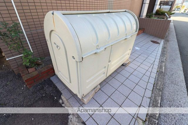 パラドール三筋の玄関写真