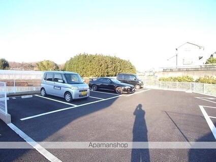 ヴェルデ[1K/26.27m2]の駐車場