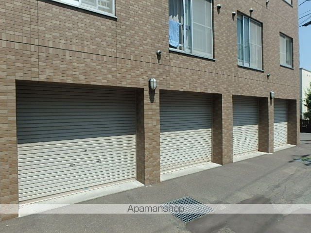 メイプルコート北円山の外観写真