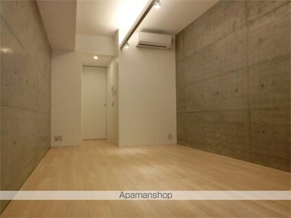 ＺＯＯＭ都庁前[1K/30.63m2]のリビング・居間