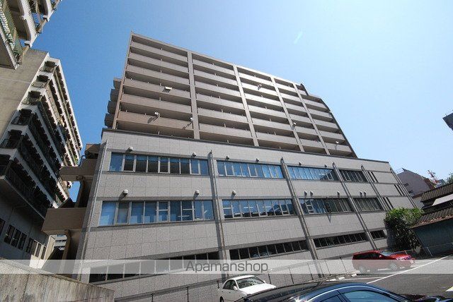 福岡市中央区大手門のマンションの外観1