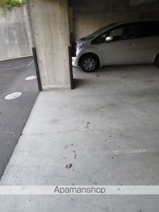 アバンザ鵬圖[1K/21.33m2]の駐車場