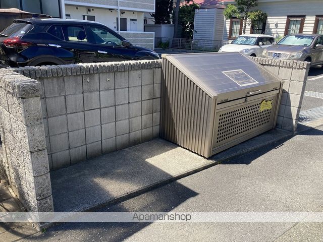 ルナスクエアの玄関写真