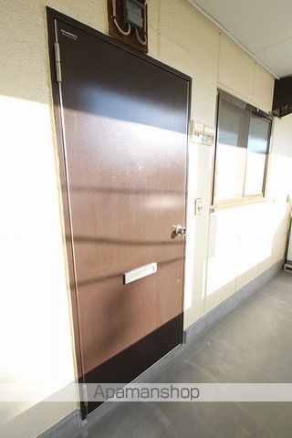 ホワイトベルハイムの玄関写真