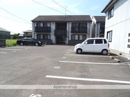 シャトーミキＢ棟[2LDK/50.78m2]の駐車場