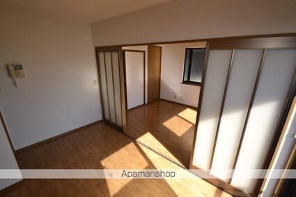 ＬＡＬＡオクター五番館[2DK/42.11m2]のリビング・居間