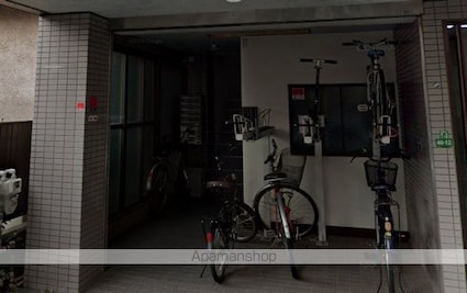 エイケツビル[1LDK/40.56m2]のエントランス