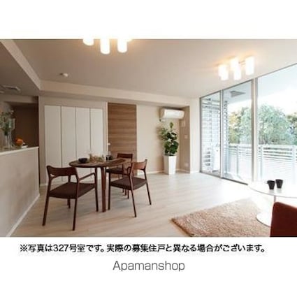 ガーデニエール砧　ＷＥＳＴ[3LDK/79.3m2]のリビング・居間