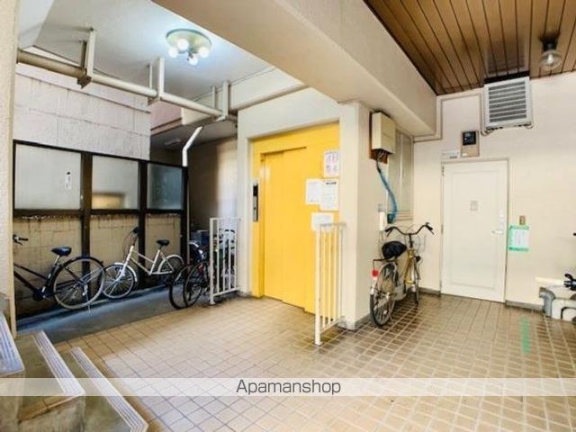 ハウスチェリー上馬の玄関写真