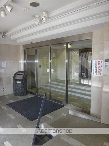 菱和パレス世田谷桜新町の玄関写真