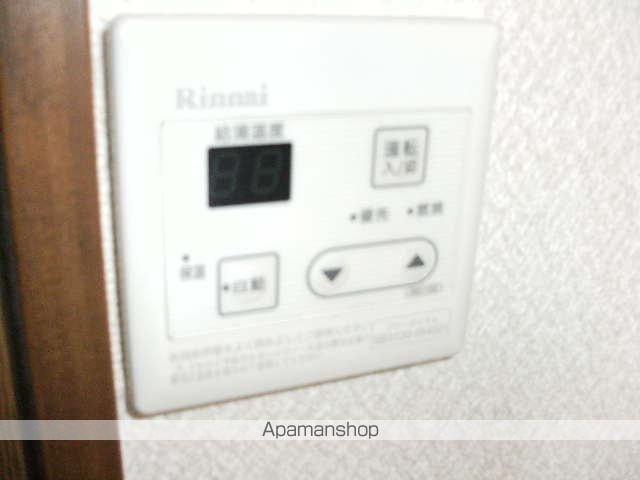 SURPLUS THREE わかばの内装写真