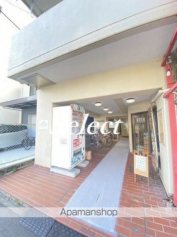 西横浜クリス・コーポの玄関写真