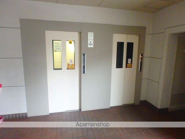 くずはセンチュリータウン2番館の玄関写真