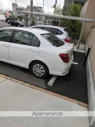 和歌山県和歌山市黒田[1LDK/38.2m2]の駐車場