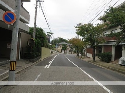 異人池ヒルズ[2LDK/58.47m2]の周辺2