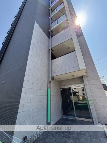 FIRSTFIOREMIKUNIIIの玄関写真