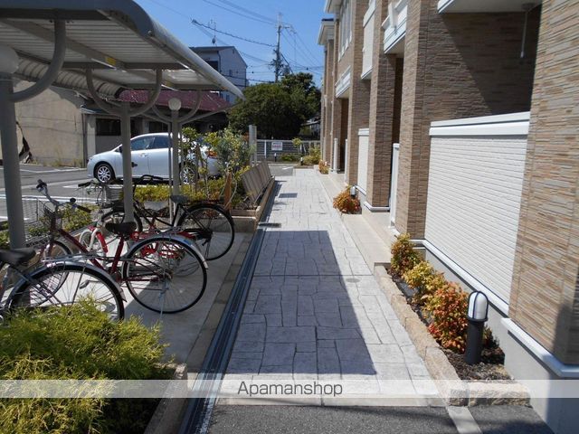 シェーネ 康の玄関写真