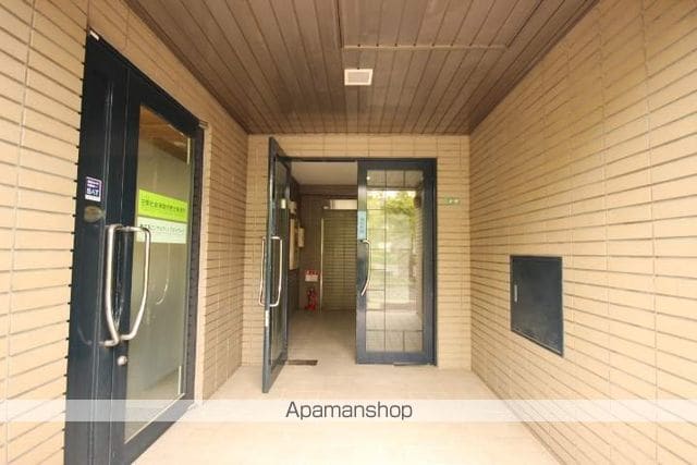 ヴェルソーヤスダの玄関写真