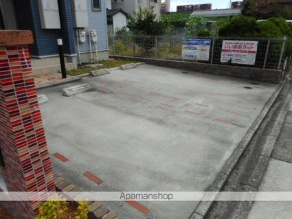 馬車道館[1LDK/45m2]の駐車場