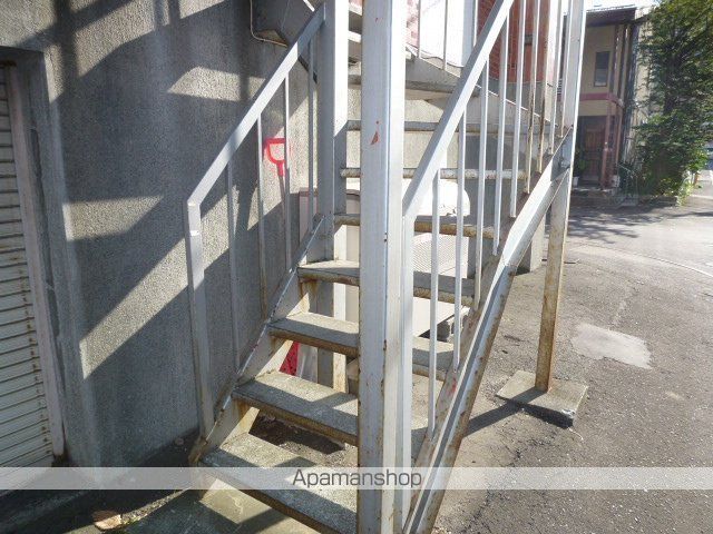 白石ハイツの玄関写真