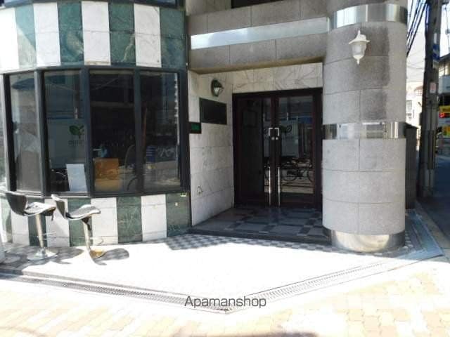 スリーデイズ新大阪の玄関写真