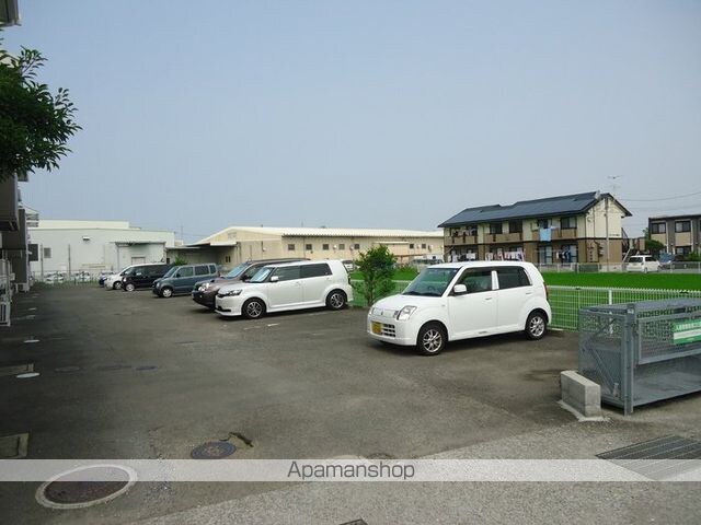 グリーンパーク新井　Ａ棟[3DK/51.09m2]の駐車場1