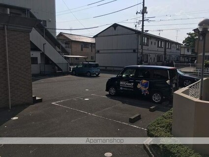 フルーヴ３９４[2LDK/58.5m2]の駐車場1