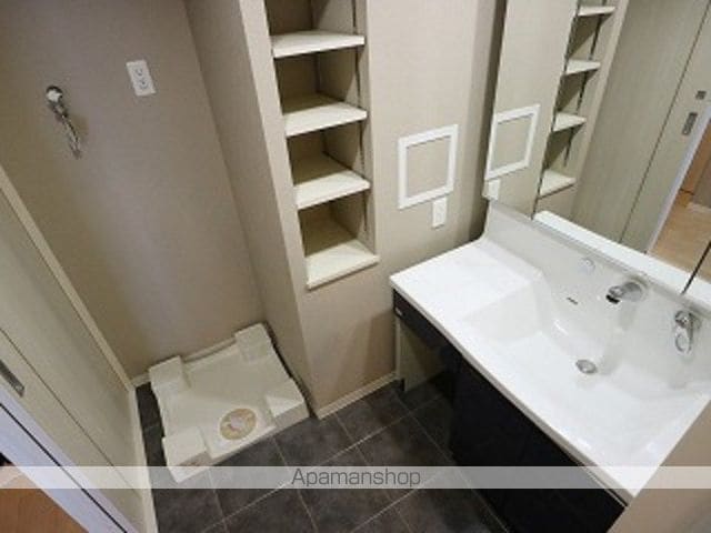 プレミアム菱屋西の内装写真